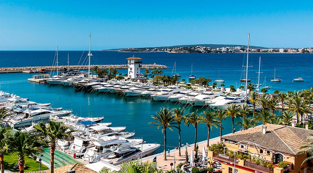 Marinas y amarres como activo patrimonial: concesiones, canon y yield